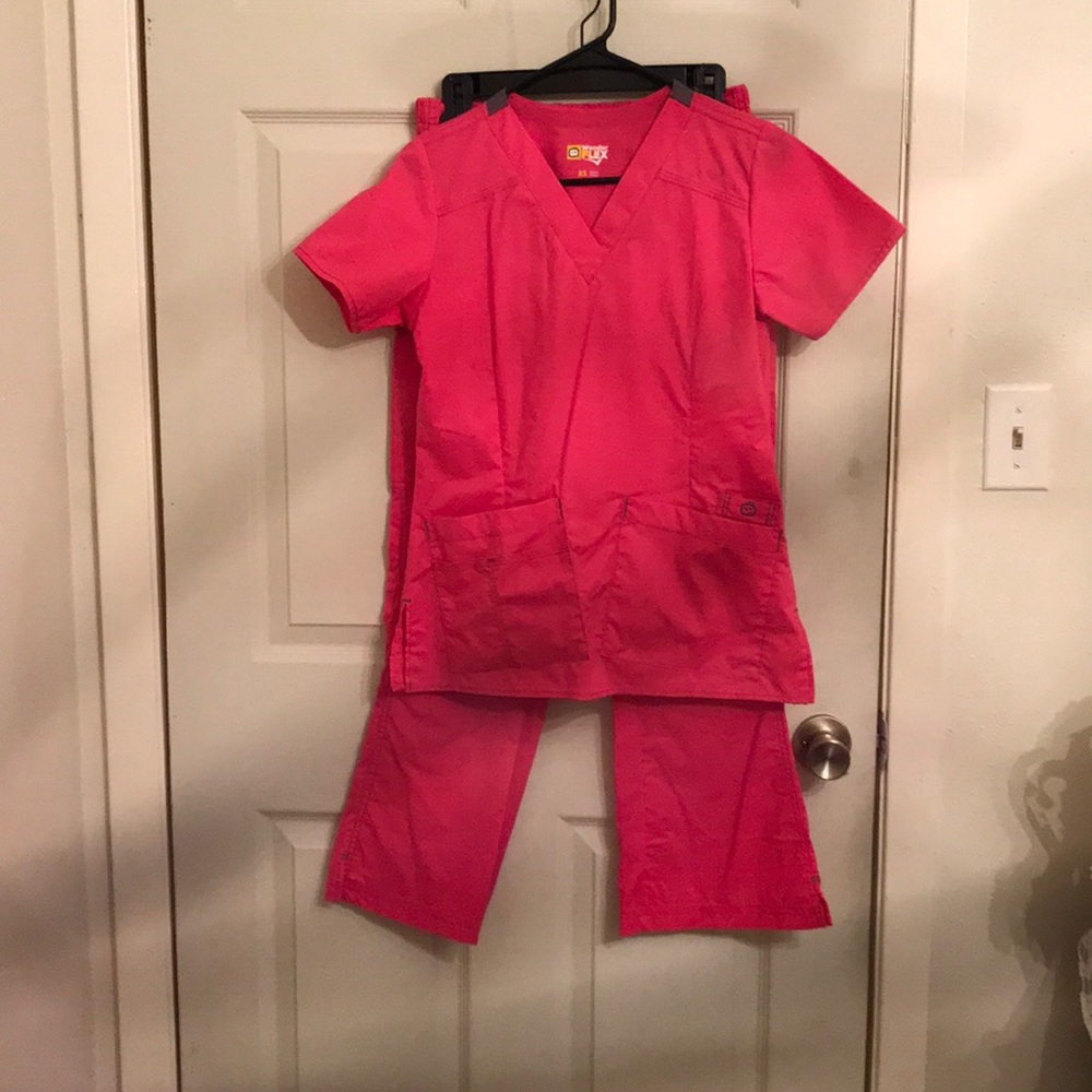 Women’s petite XS nurse scrubs.
